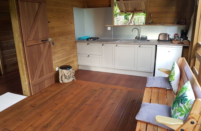 Bungalow rental at Saut d'Acomat - Pointe-Noire>Rentcar https:/locasgp.com