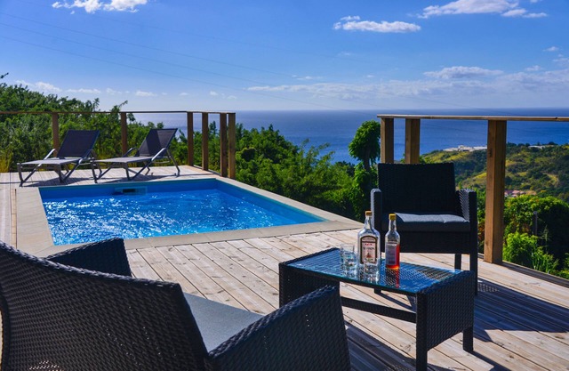 Bungalow with Sea view Swimming pool Le Carbet Martinique TI SUNSET