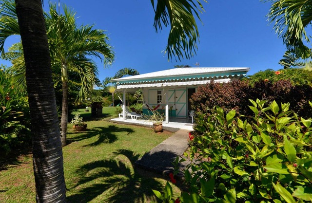 BUNGALOWS POOL JACUZZI