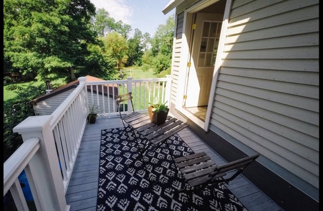 Burdett House Bed & Breakfast