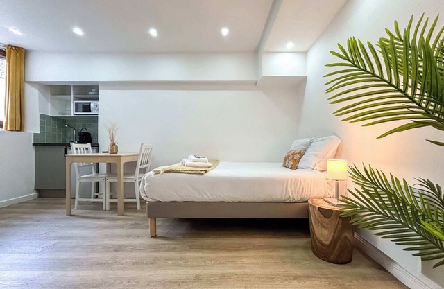 Buttes Chaumont 4 - Studio Apartment, Sleeps 2