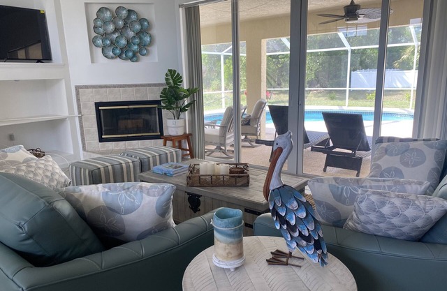 By golf/beaches ~ Heated Saltwater Pool ~ King Bed