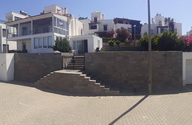 By the sea 5-bedroom villa with AC, WiFi in fantastic Muğla