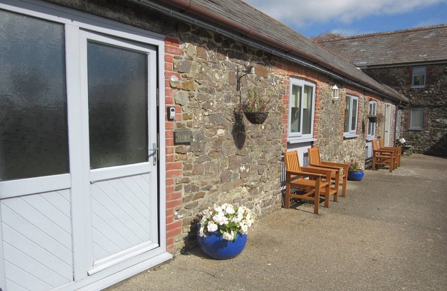 Byre, Character 1 bed 19th century cottage in peaceful location