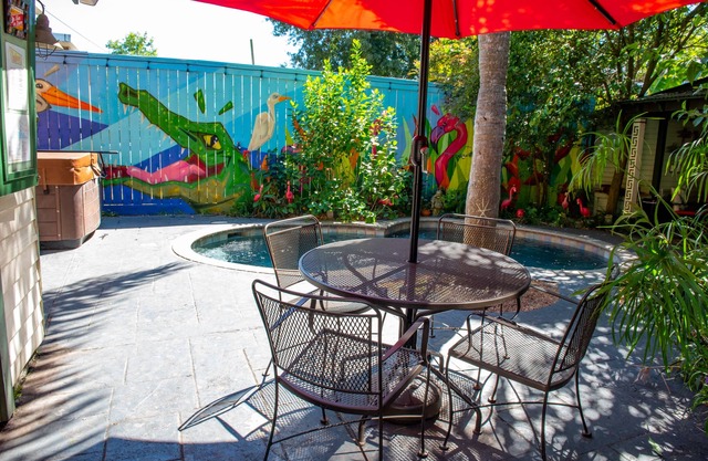 Bywater New Orleans oasis with 4 suites and cocktail pool