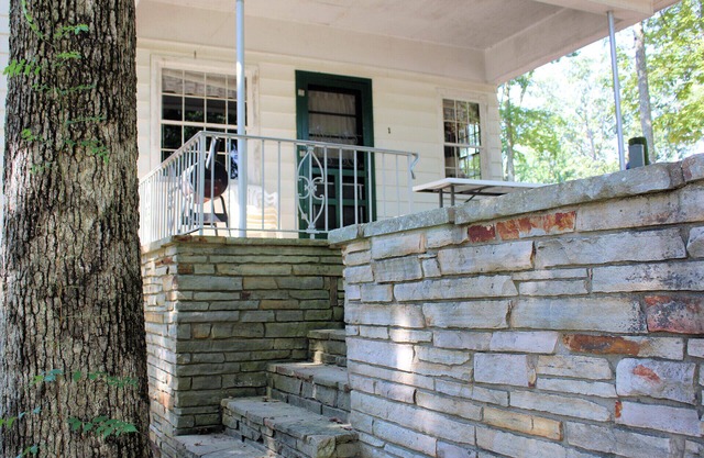 Cabin 1 at Kentucky Lake's Lynnhurst Family Resort