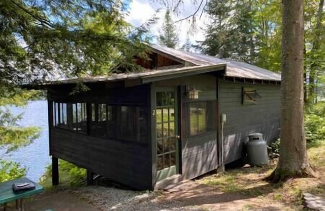 Cabin 2 - Waterfront at Lake Abanakee