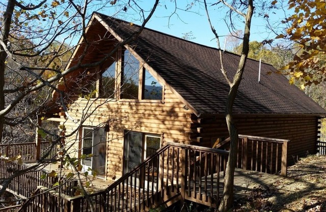 Cabin at the Cove-A Secluded Lakefront Log Cabin Near Virginia Tech and RU