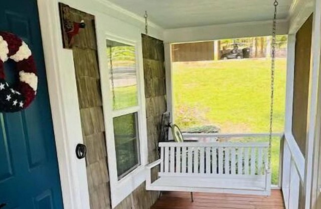 Cabin Lake Hartwell near Clemson and Greenville