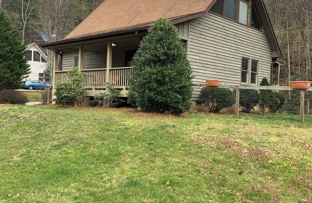 Cabin on the Creek in Sylva with Chicken Coop - Pet friendly!