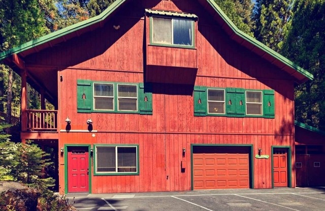 Cabins at Strawberry - Oak