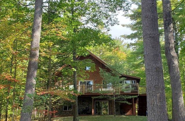 Cairn Cabin:nFree children's book to young readers!