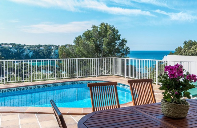Cala Galdana 7/8 pax villa, A/C, pool, sea views, wifi