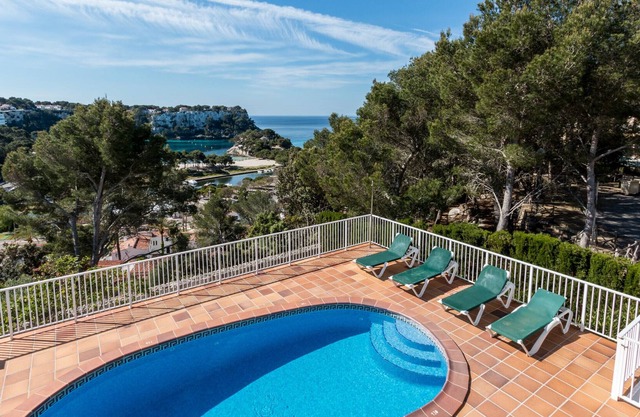 Cala Galdana 7 pax villa, A/C, pool, sea views, wifi