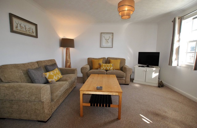 Calabeinn - Two Bedroom Apartment, Sleeps 4