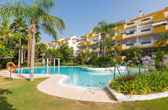 CALANOVA - Magnificent apartment with shared pool and free WiFi