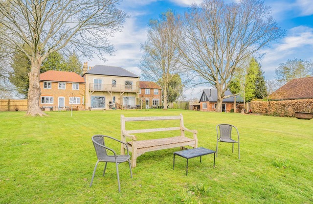Caldbec House - Five Bedroom House, Sleeps 10