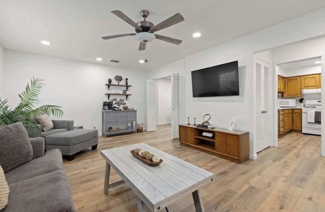 Cali Home Base near NAS w/Game Room