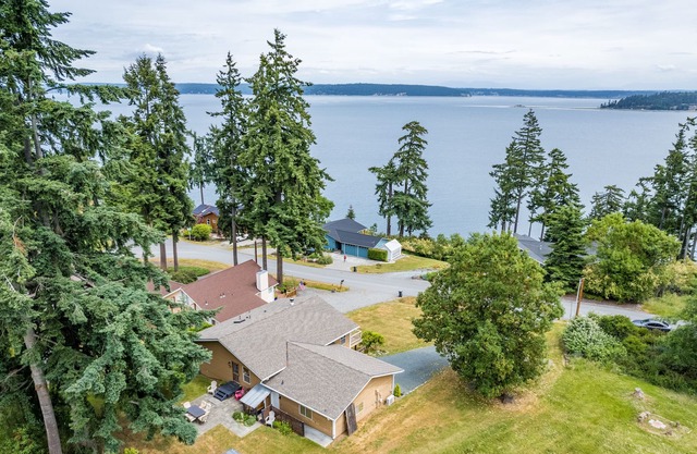 Camano Vista Paradise - Game Room | Views