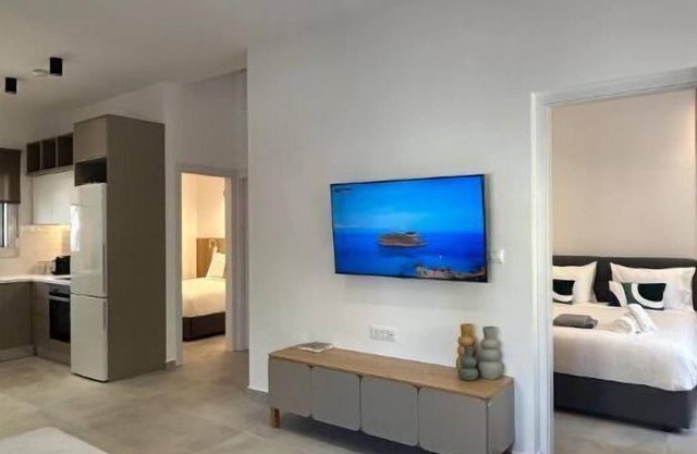 Camelia home is a cozy apartment in the heart of the city with private parking.