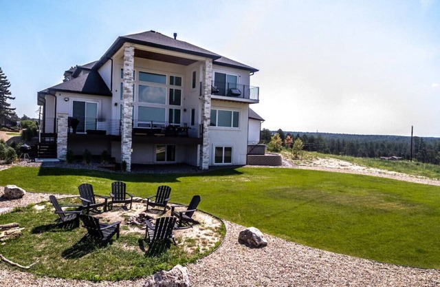 CAMELOT · ✔︎Rockies Views ✔︎Sleeps 34 Big Groups ✔︎ Fully