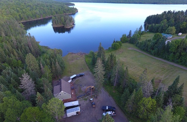 CAMP DAVID, DIRECT SNOWMOBILE, ATV , ACCESS, WATER FRONT, GREAT VALUE