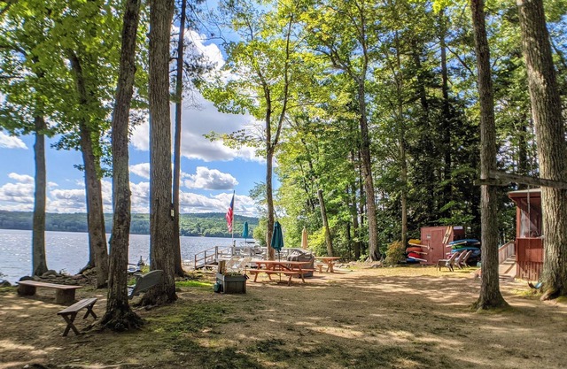 Camp Runamuck on Lake Waukewan! Sandy Beach, Dock, Screened Porch!