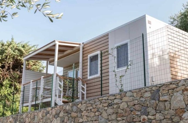 Camping 2 étoiles - Piscine - efbcgd