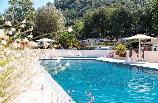 Camping Au Vallon Rouge * - Mobile home Cosy TV Clim 3 Rooms 4 persons