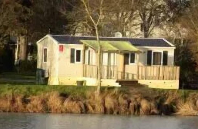 Camping de Sologne*** - Mobil Home Sauldre 4 rooms 6 people Air-conditioned Facing the lake