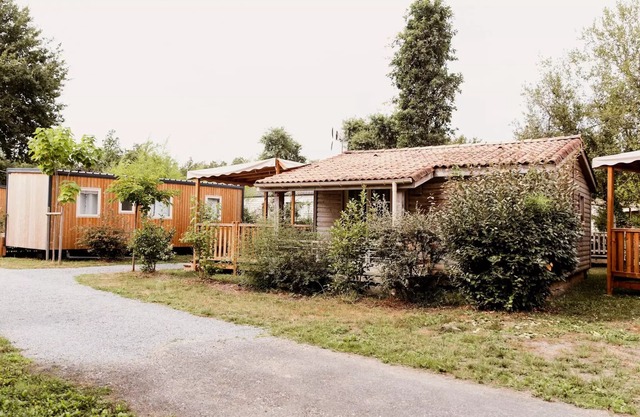 Camping Le Paradis * - Chalet “Le Lys” 2 bedrooms DIM - SUN 4 people