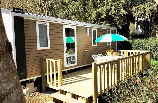 Campsite Flower les Tomasses* - Mobil home Confort 3 rooms 4/6 people