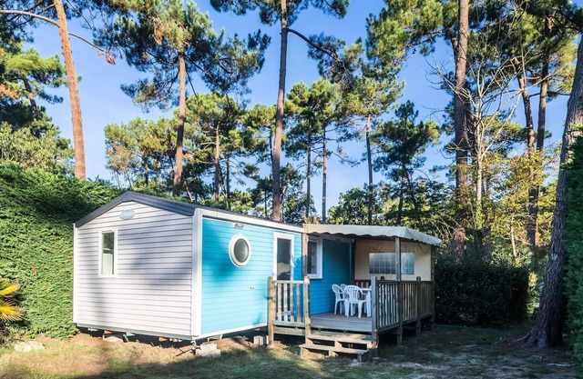 Campsite La Pinède* - Comfort XL 3 Room Mobile Home 4 People