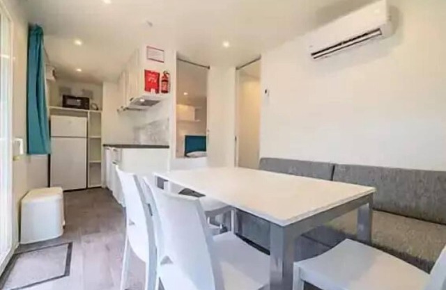 Campsite La Pinède* - Premium 3-room mobile home for 4 people Air-conditioned + TV