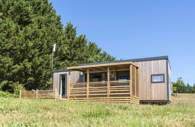 Campsite Village de la Guyonnière * - 4-Room Premium Cottage 6 People