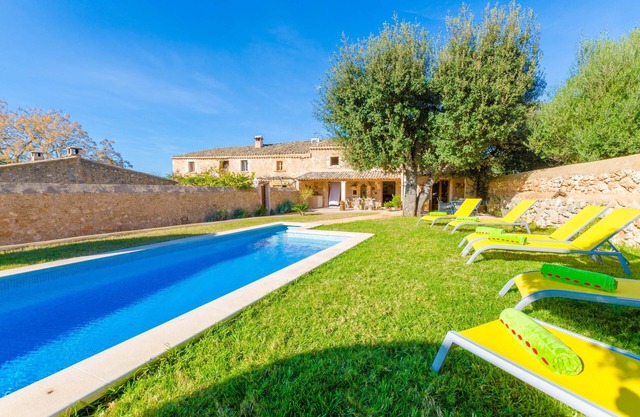 Can Gelat - Three Bedroom Villa, Sleeps 6