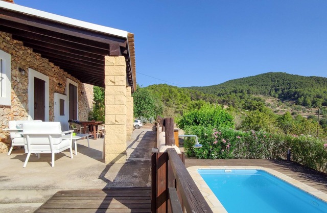 Can Pep de Sa Plana, beautiful typical Ibizan house with pool