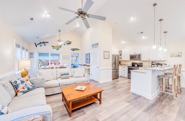 Canalfront Hatteras Condo w/Private Balcony, Resort Pool, Boat Slips, Elevator