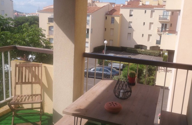 CAP AGDE New studio terrace for 3 people located 5 min 🦶 Falaises beach or Môle