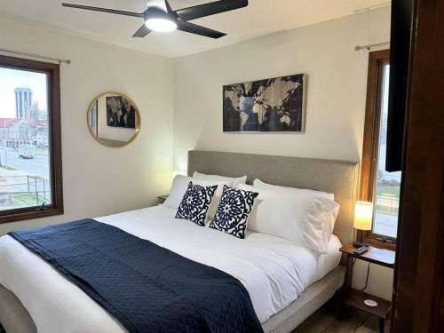 Capital Suite on 6th Street - King Bed/Downtown!