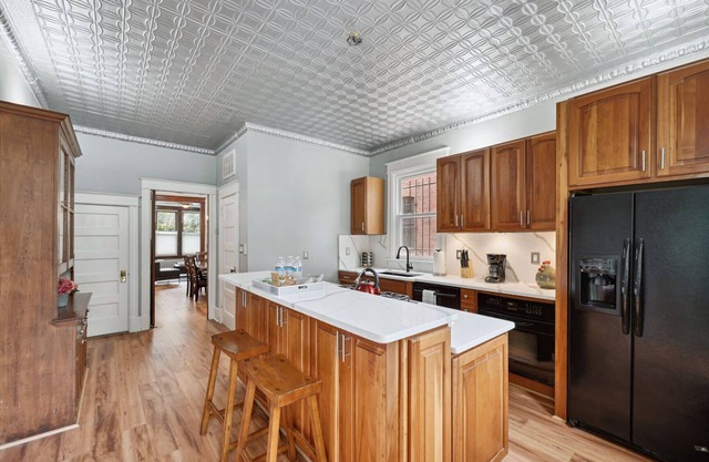Capitol Hill-SLP 6-Parking-Walk 2 BLK Metro/Cafes