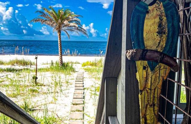 Captain Roy's - A treasure on the beach Beachfront, Beachfront, Beachfront