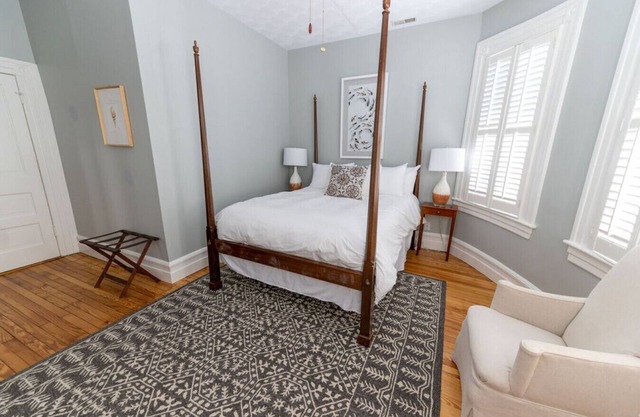 Captain's Quarters Rm. 6