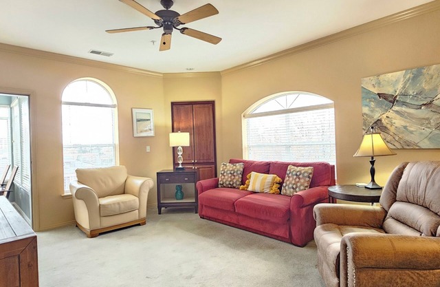 Captains Quarters Walk-in Suite at the Legacy at Thousand Hills! Great Rates!
