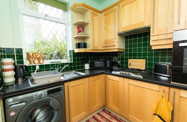 Captivating 2-Bed House in Chesterfield