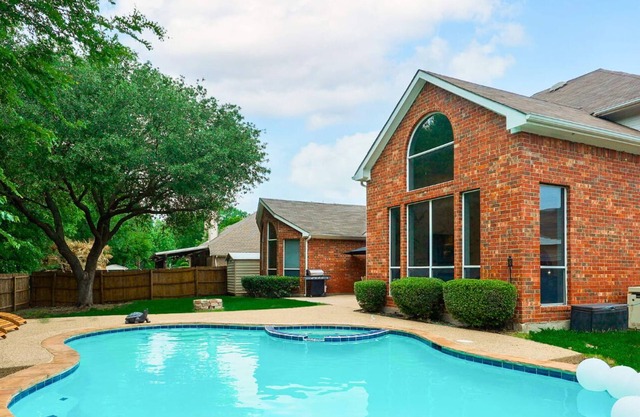 Captivating 6BR/3B Home with Pool & Fire Pit