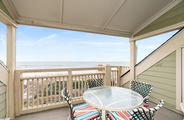 Carefree: Oceanfront Condo with Private Balcony and Seasonal Community Pool