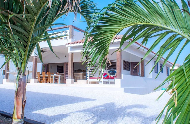 Caribbean Dream 6P Vacation Villa with Large Swimmingpool on Safe Villapark