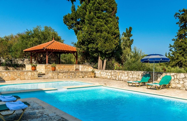 Carlas House, beautiful stone villa near Kalyves beach