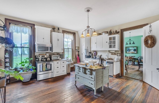 Carroll Cottage 1 Bedroom by Main Street Bed & Breakfast